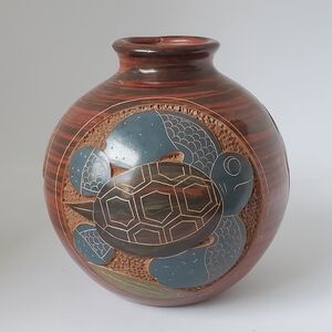 Traditional Nicaraguan Art Pottery Turtle Sloth Toucan Relief Incised Vase